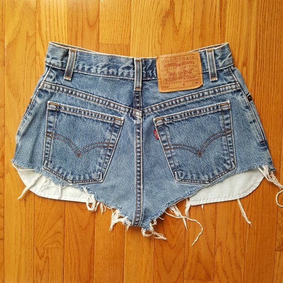 Vintage 90's High Waist Levi's Jeans Booty Shorts